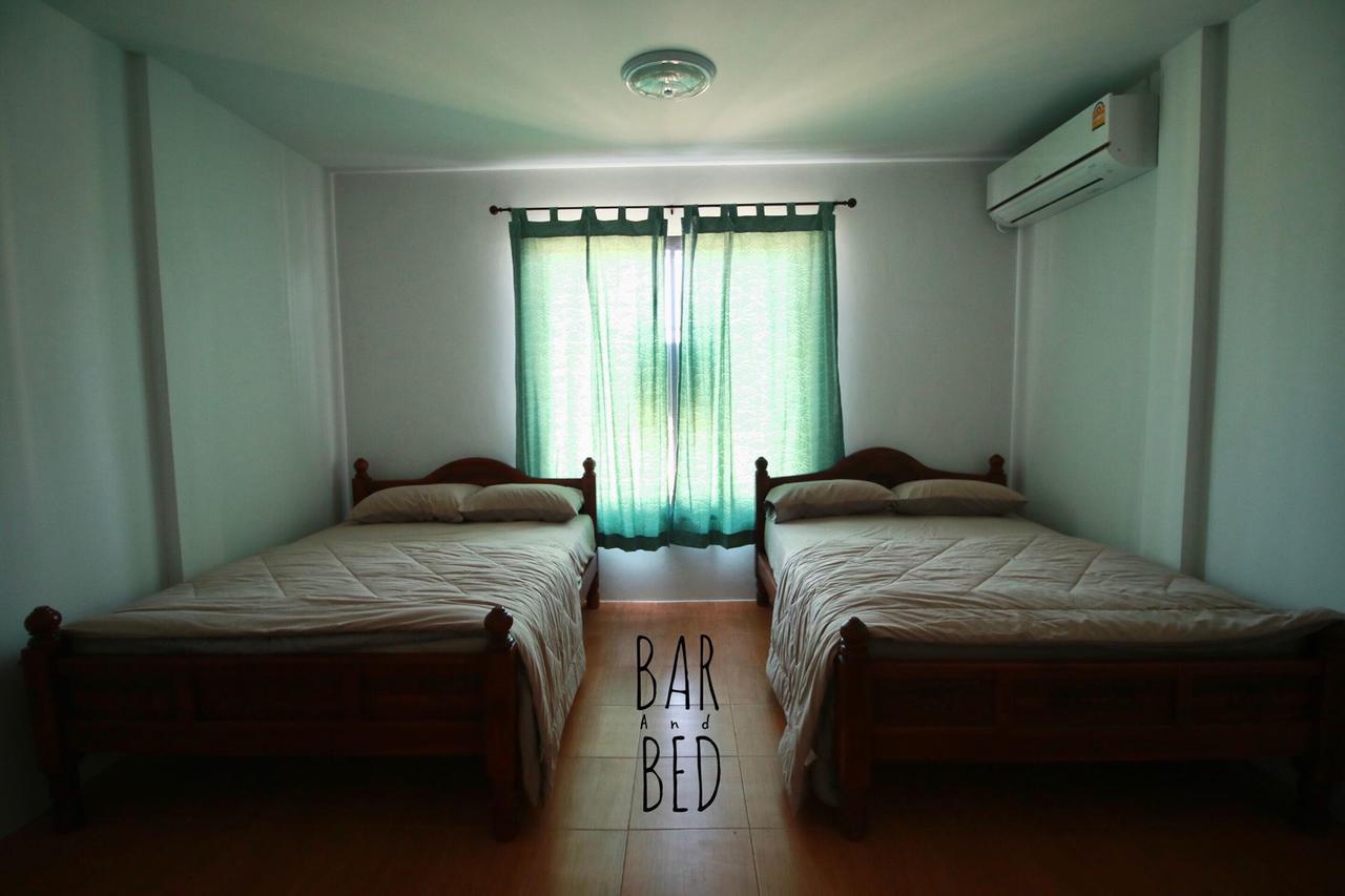 بيت شباب Barandbed Urt سوراثاني المظهر الخارجي الصورة