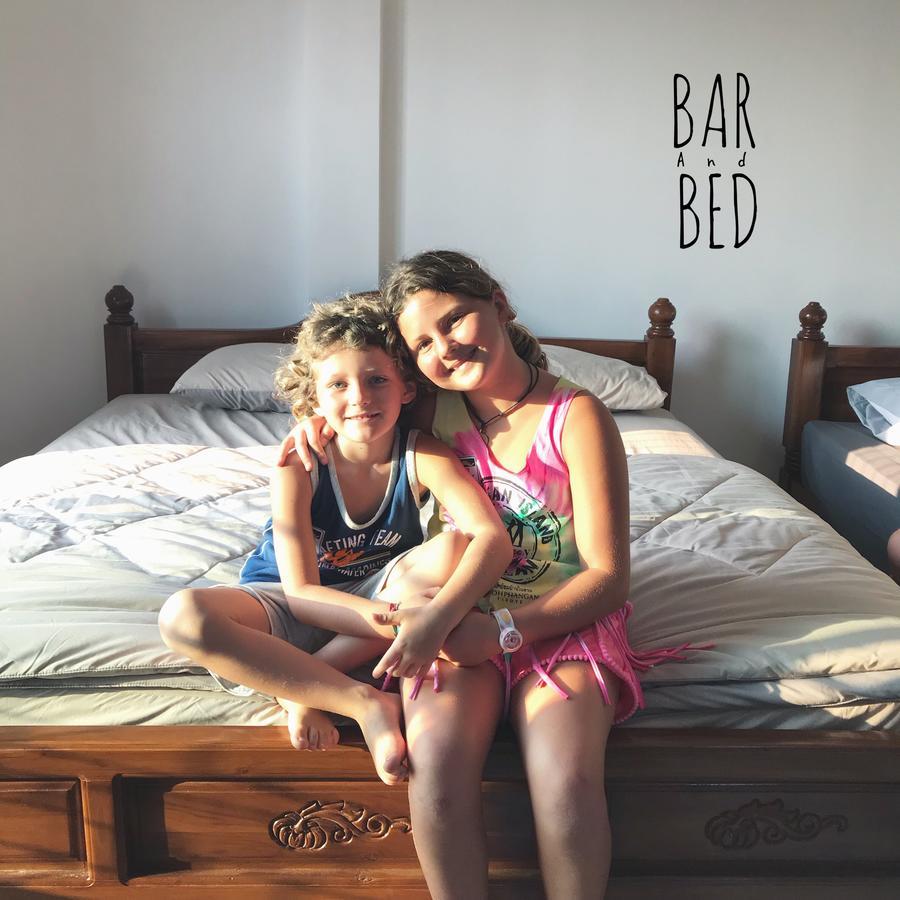 بيت شباب Barandbed Urt سوراثاني المظهر الخارجي الصورة
