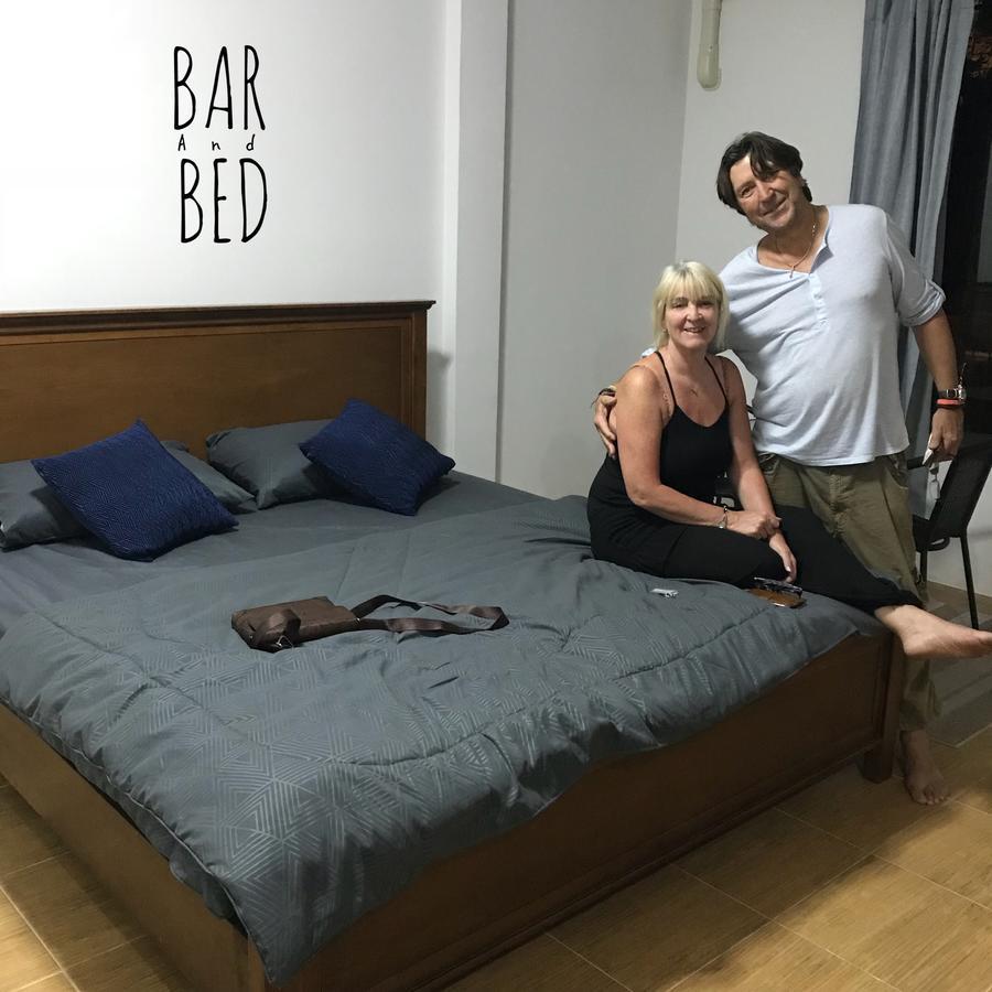 بيت شباب Barandbed Urt سوراثاني المظهر الخارجي الصورة